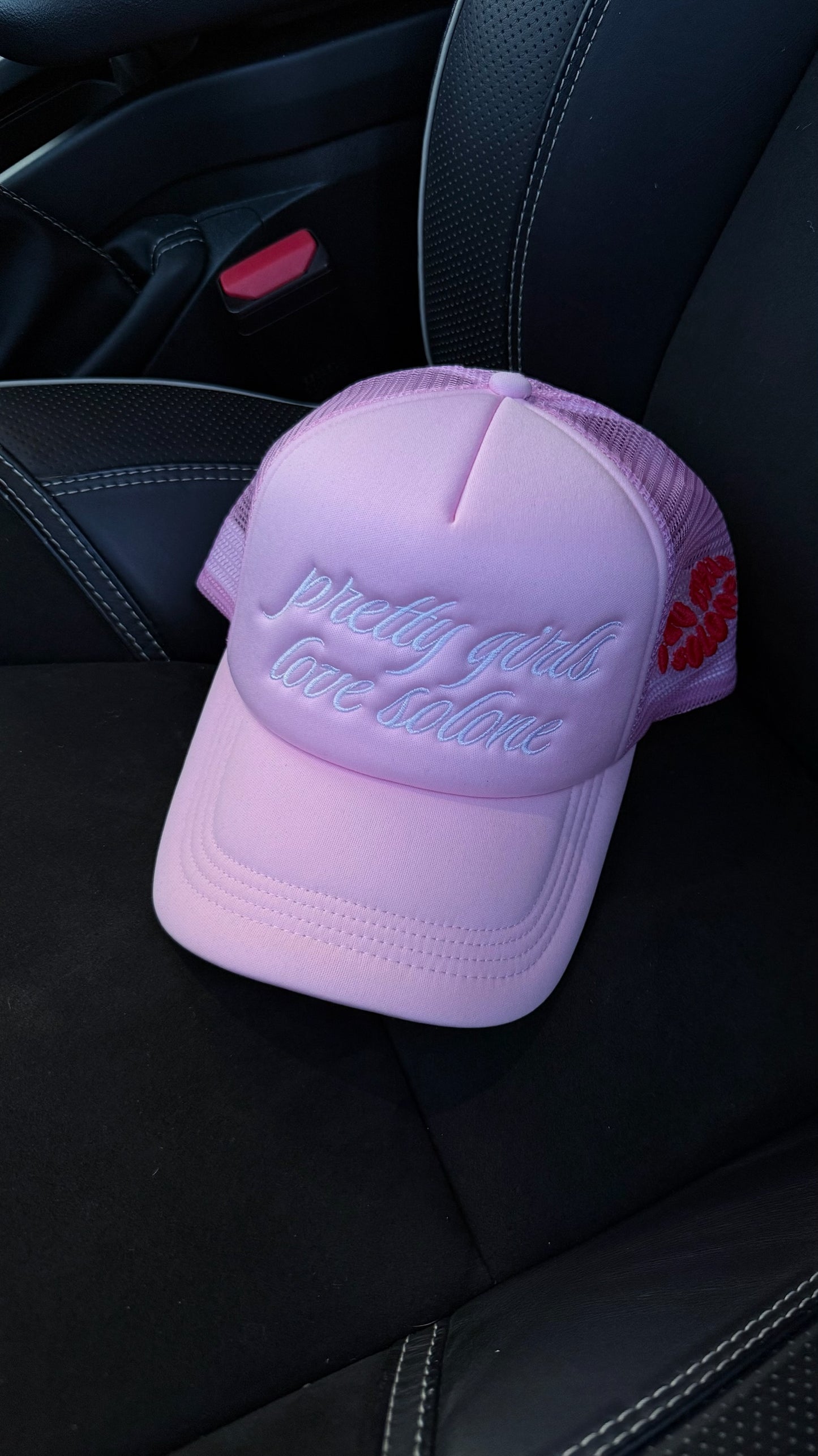 "PRETTY GIRLS LOVE SOLONE" TRUCKER CAP