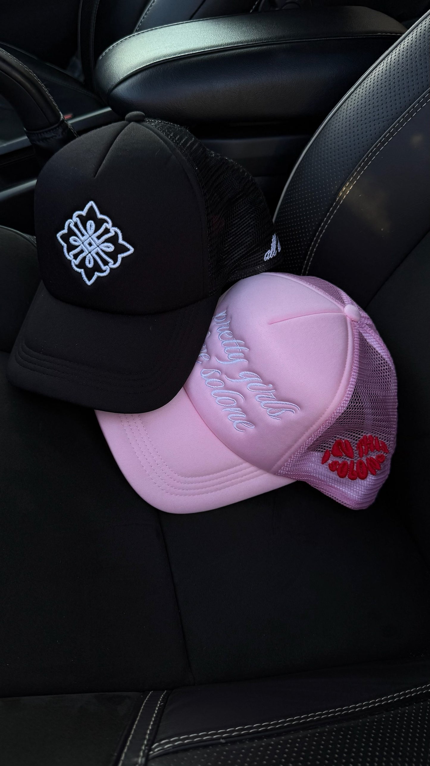 "PRETTY GIRLS LOVE SOLONE" TRUCKER CAP