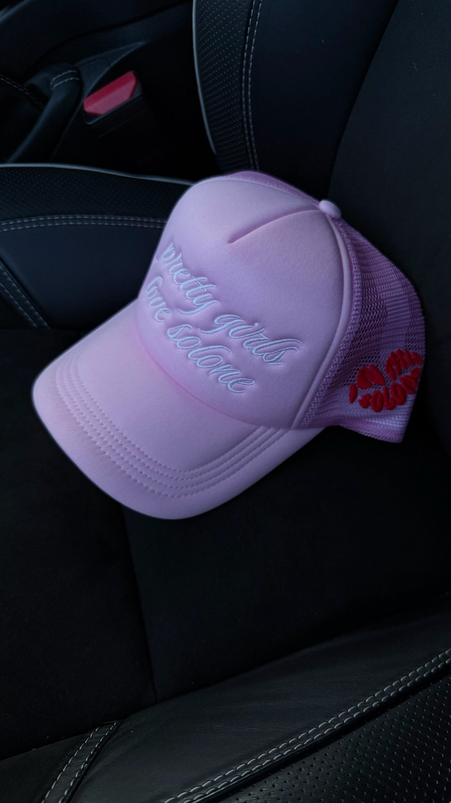 "PRETTY GIRLS LOVE SOLONE" TRUCKER CAP
