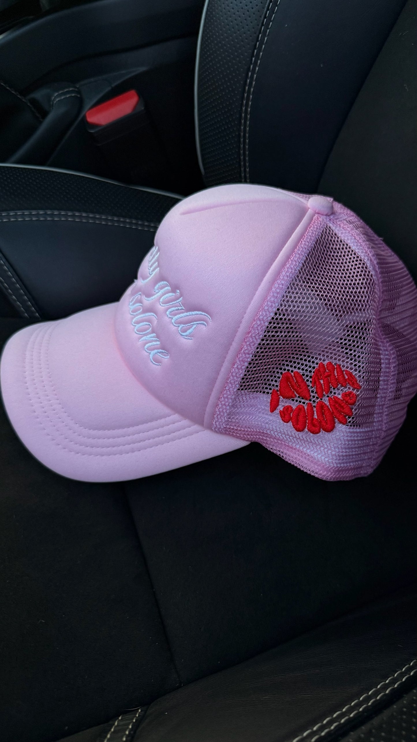 "PRETTY GIRLS LOVE SOLONE" TRUCKER CAP